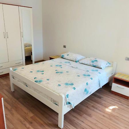 Apartment Irma Pula Bagian luar foto