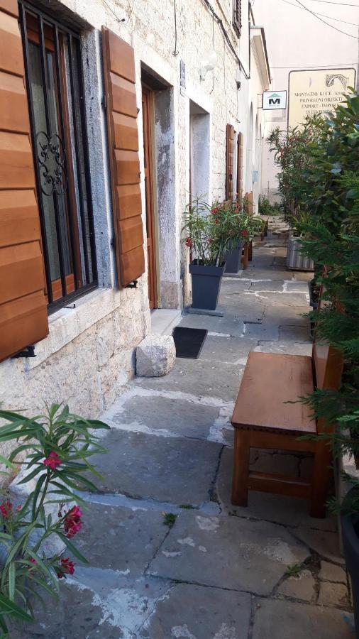 Apartment Irma Pula Bagian luar foto