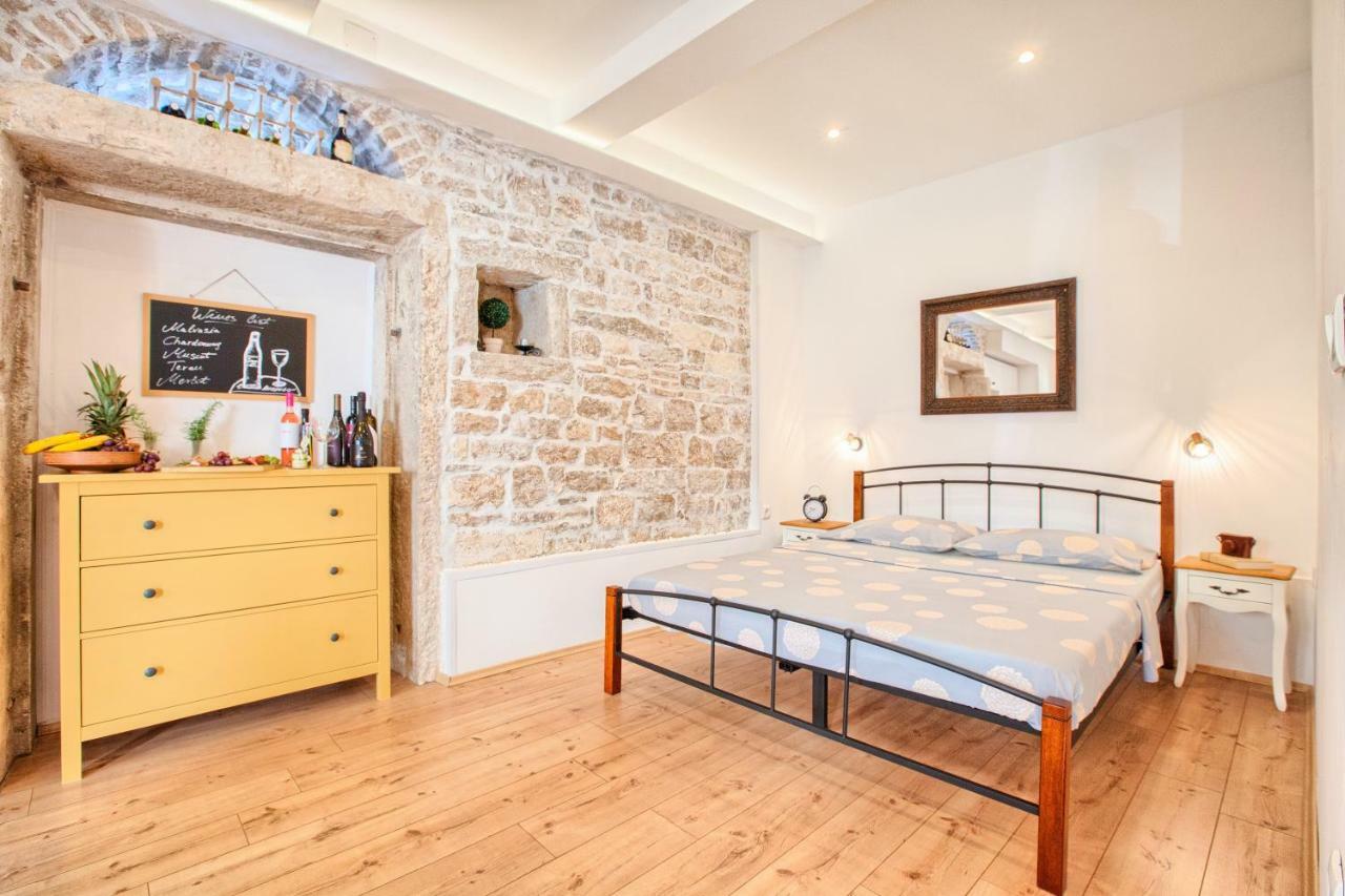 Apartment Irma Pula Bagian luar foto