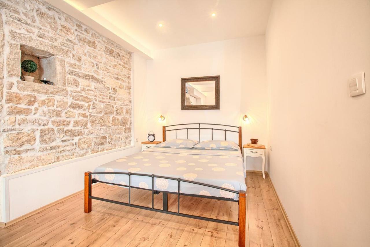 Apartment Irma Pula Bagian luar foto
